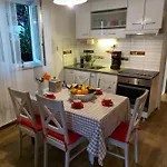 Natasa- Apt.1 דירה