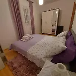 Natasa- Apt.1 דירה *